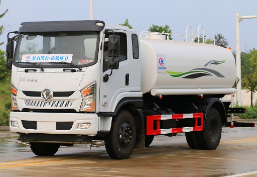 12方灑水車需要什么駕駛證_國六12噸東風(fēng)專底D1L綠化灑水車廠家價格